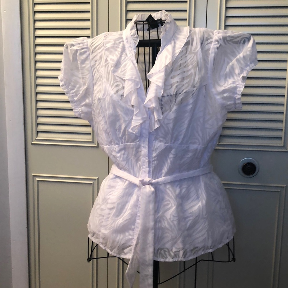 White belted top w/attached camisole